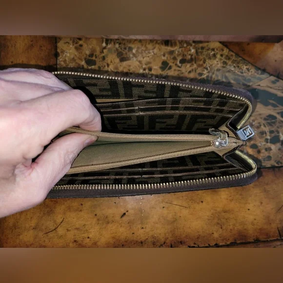 Fendi RARE Tobacco wallet multicolored polka-dot zucca wallet. - Picture 8 of 9